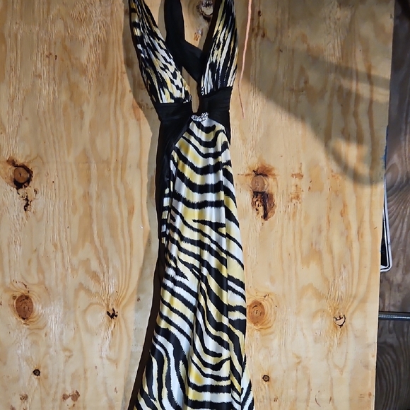 La Femme Black and Yellow Zebra Print Dress - Picture 1 of 1